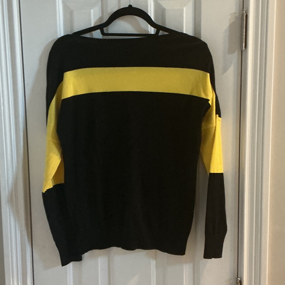 WORTH Vintage Black & Yellow Sweater w/ Unique Lines